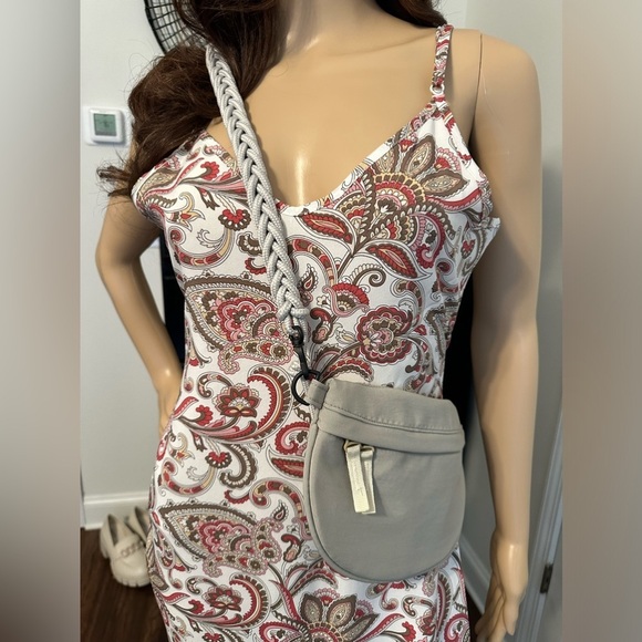 NWT-Nylon Crescent crossbody Bag - Picture 6 of 7